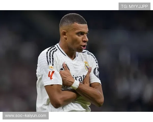 贝林厄姆头球摆渡助攻,英格兰中场显全能本色 贝林厄姆头球摆渡助攻,英格兰中场显全能本色